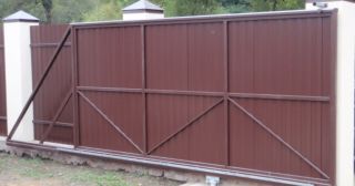 Купить откатные ворота из профнастила Домодедово, цена от 1780 руб.
